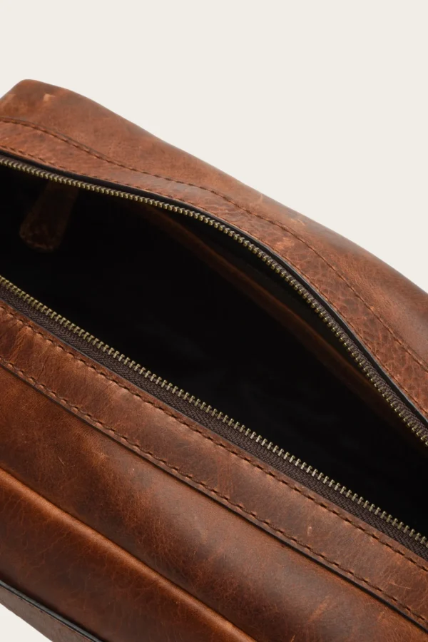 Frye Logan Travel Dopp Hot